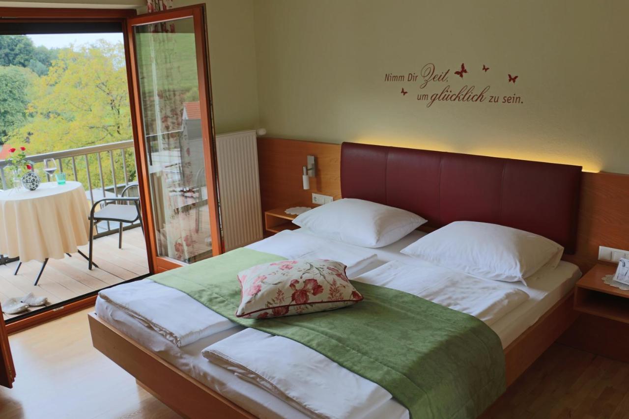 Kupfer-Dachl Hotel Katzelsdorf Ngoại thất bức ảnh